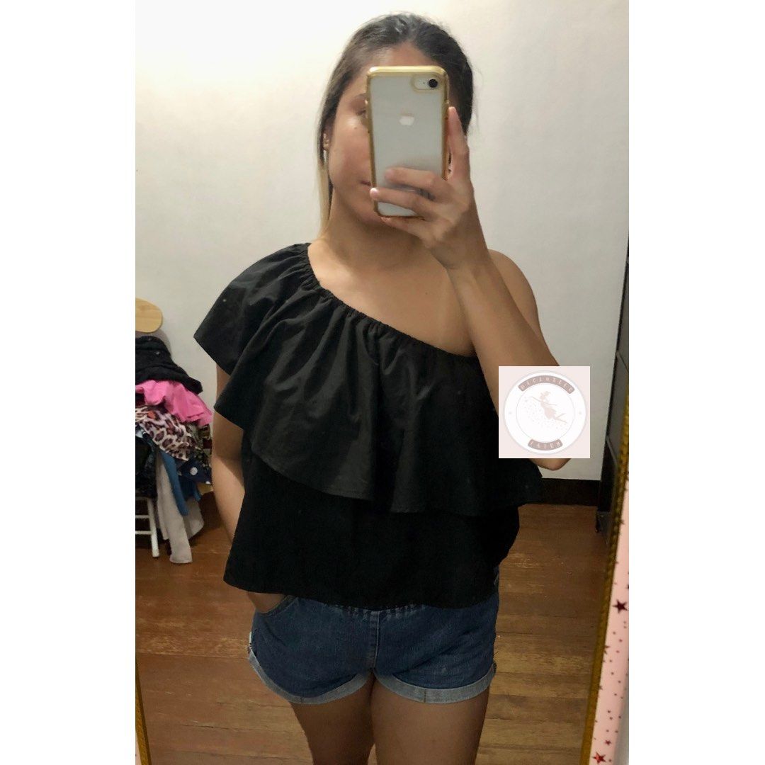 venus ruffle off the shoulder top