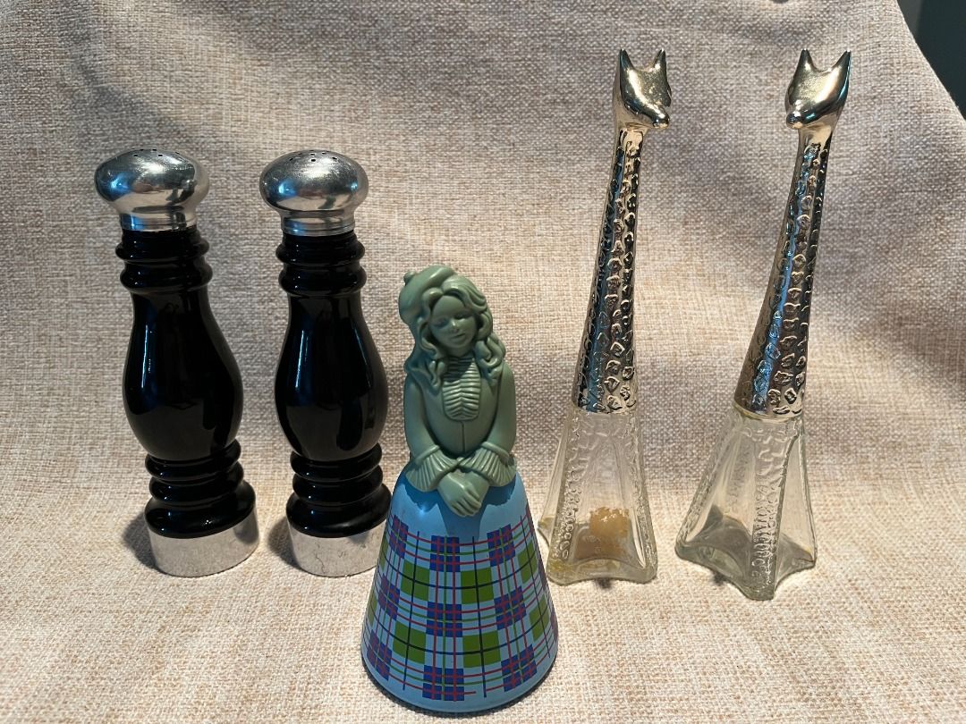 Vintage Avon perfume bottles, Hobbies & Toys, Memorabilia ...