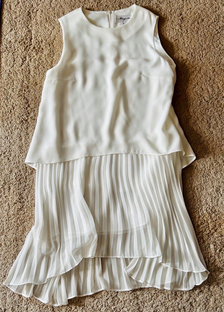 White chiffon chic layered pleated dress
