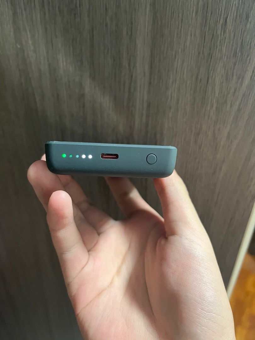5000 mAh Magnetic Wireless Powerbank - White - AE Corporate