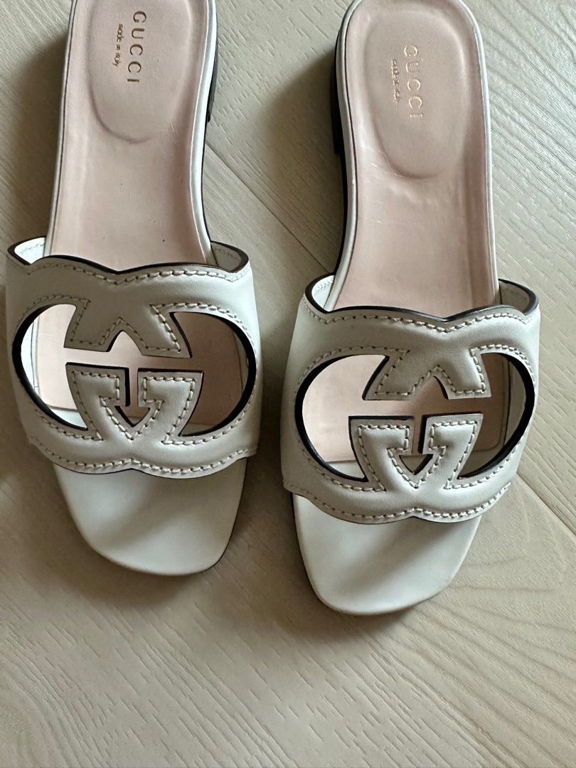 Cutout slide sandal top