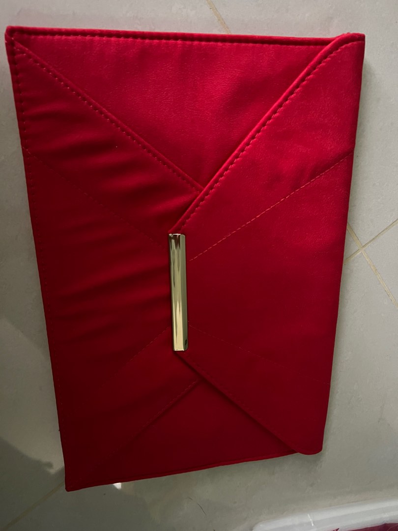 Zalora clutch 2025