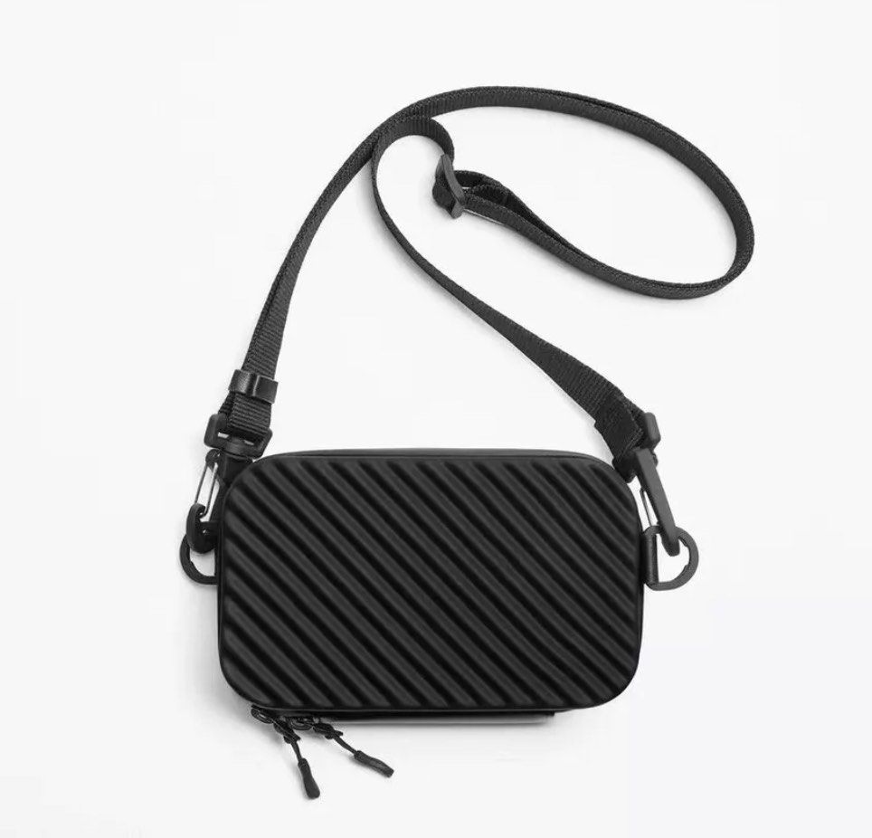Zara Man Crossback