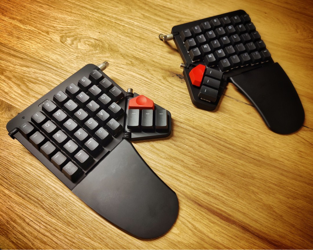 ZSA MOONLANDER ERGONOMIC GAMING KEYBOARD LIKE NEW, 電腦＆科技, 電腦周邊及配件, 電腦鍵盤