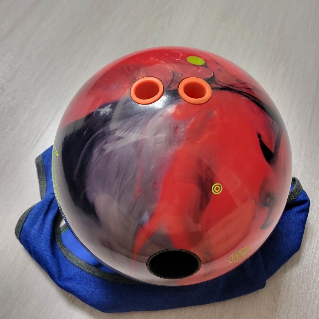 14lbs 900 Global Altered Reality Bowling Ball, Sports Equipment, Sports