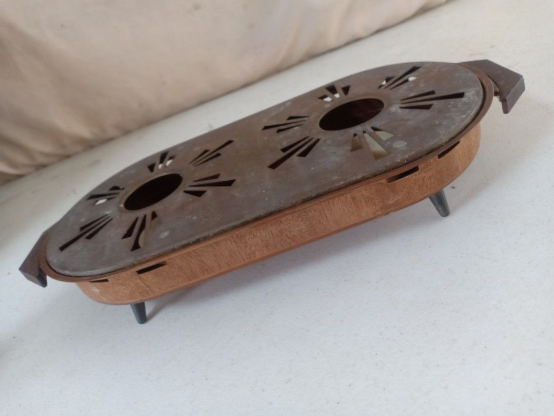 Antique (Category: Other Kitchenware & Tableware) located in San Pablo. Submitted by cortezkaye (Listing ID 1249377641, Image 3). Description: Antique warmer / candle holder.
