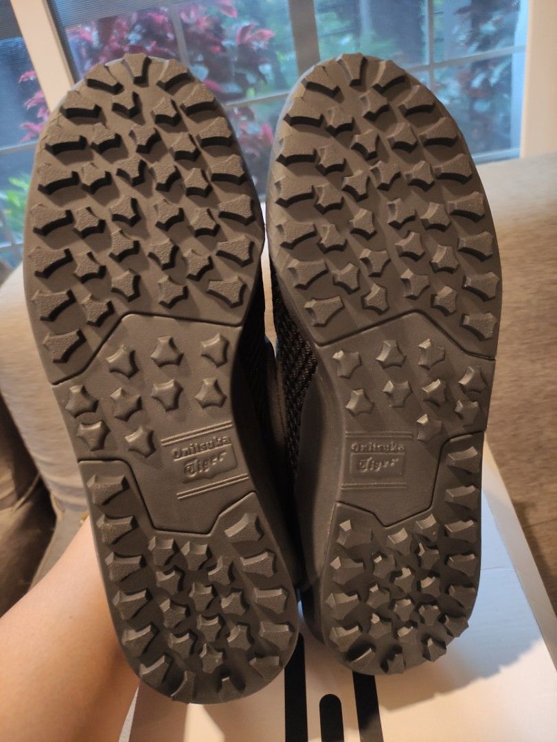 onitsuka admix runner