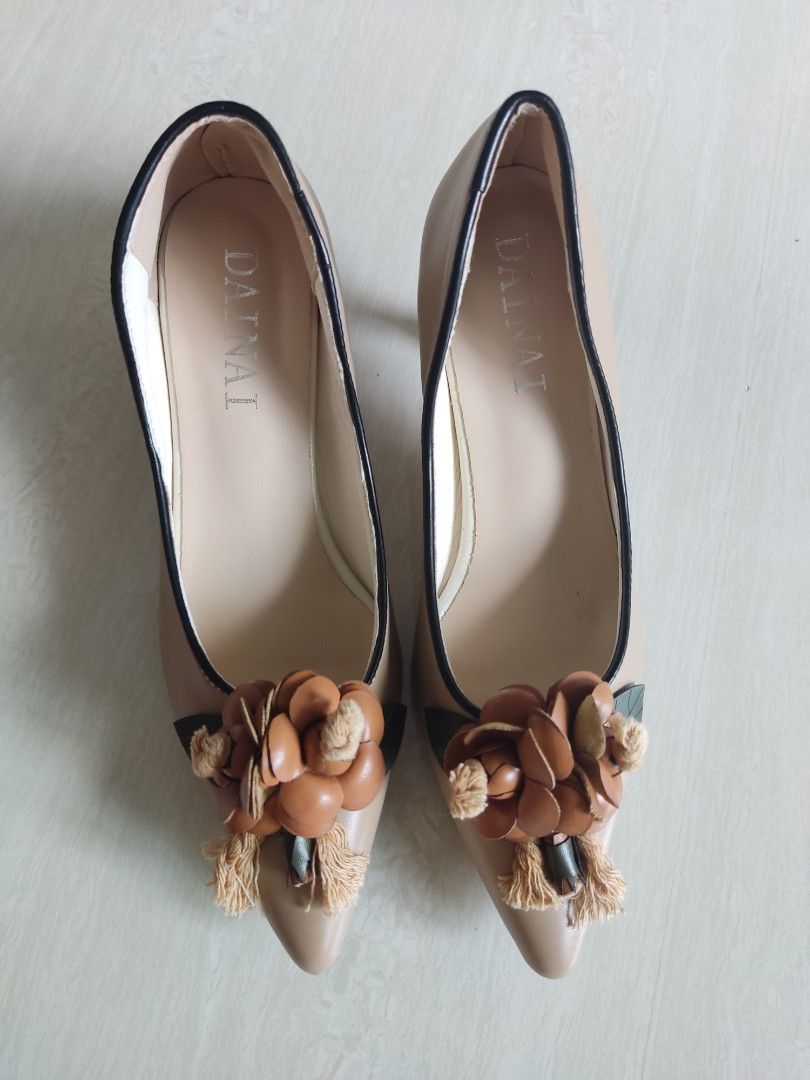 Autumn floral pumps high heels SIZE 35 Women s Fashion Footwear