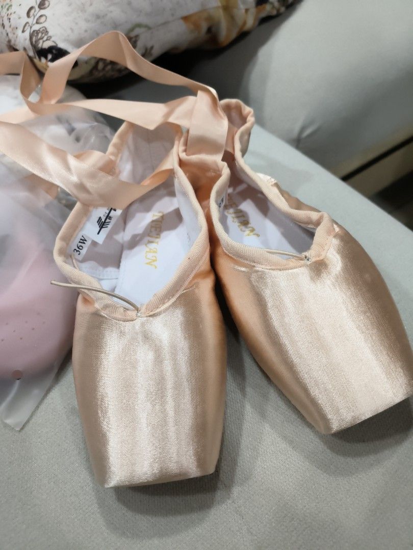 Ballet Pointe Shoes