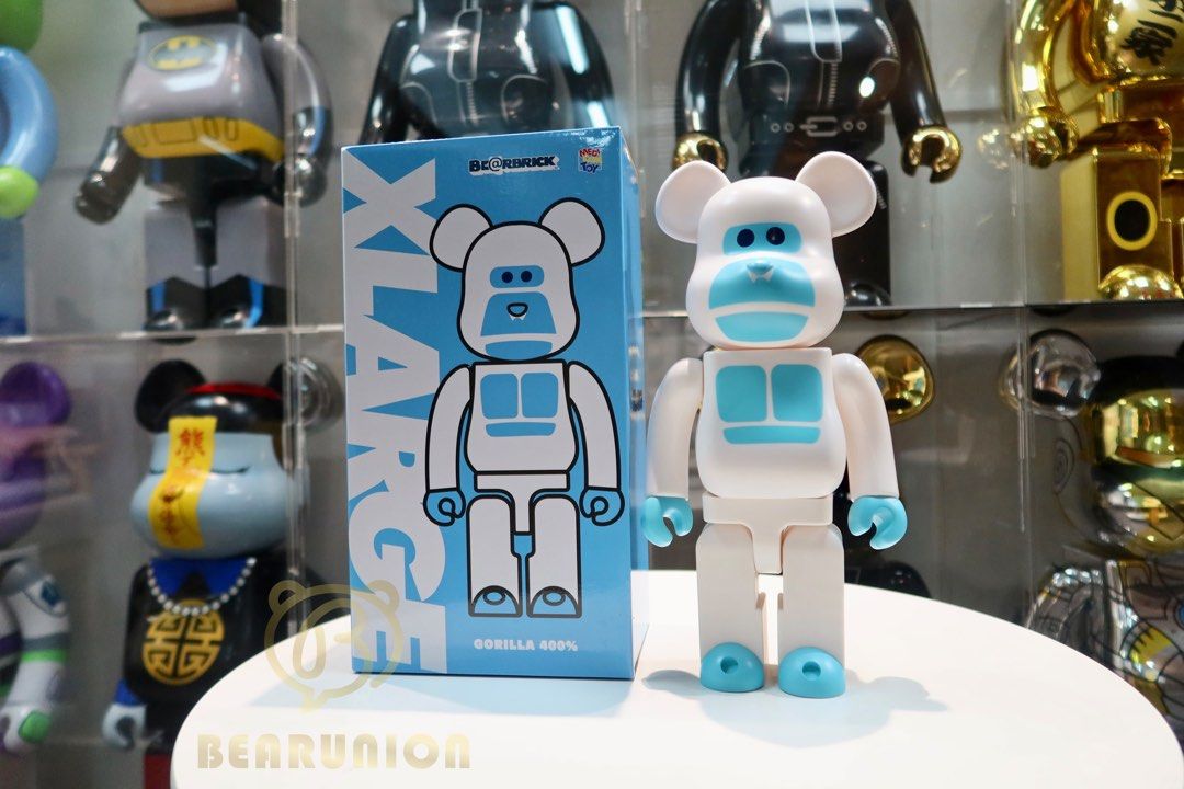 現貨包運費」Bearbrick 400% XLARGE LITTLE FRIEND WHITE, 興趣及遊戲