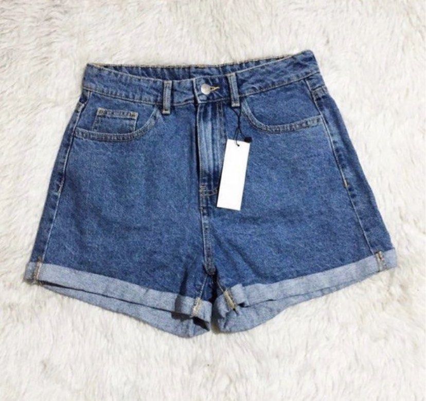 Bershka Highwaist Short (Category: Shorts) located in Manila. Submitted by sofiamaxclothing (Listing ID 1249498452, Image 1). Description: 24 26 28.