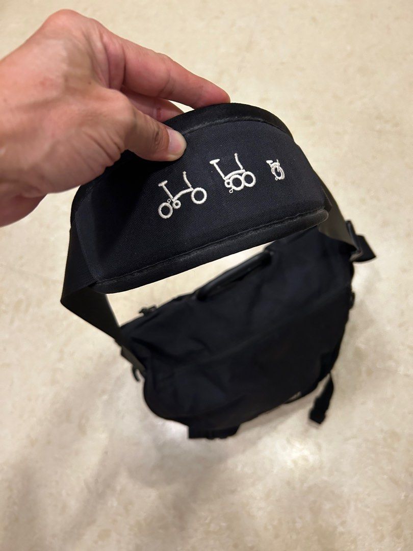 Brompton Messenger Bag Large, Sports Equipment, Bicycles & Parts, Parts & Accessories on Carousell