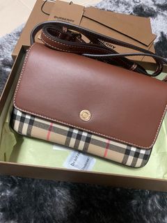 CD classic color sling bag, Women's Fashion, Bags & Wallets, Cross-body  Bags on Carousell