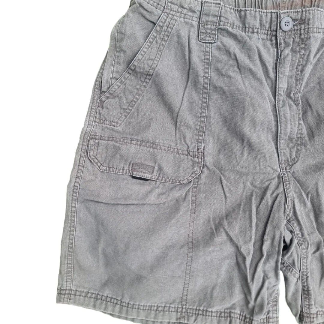 Cargo Shorts (Category: Shorts) located in Bacolod City. Submitted by TheApparelPH (Listing ID 1249614659, Image 2). Description: Cargo Shorts PRICE: 350 DIMES: width 20" length 20" hem 13" CONDITION: 9.5/10 ISSUE: None.