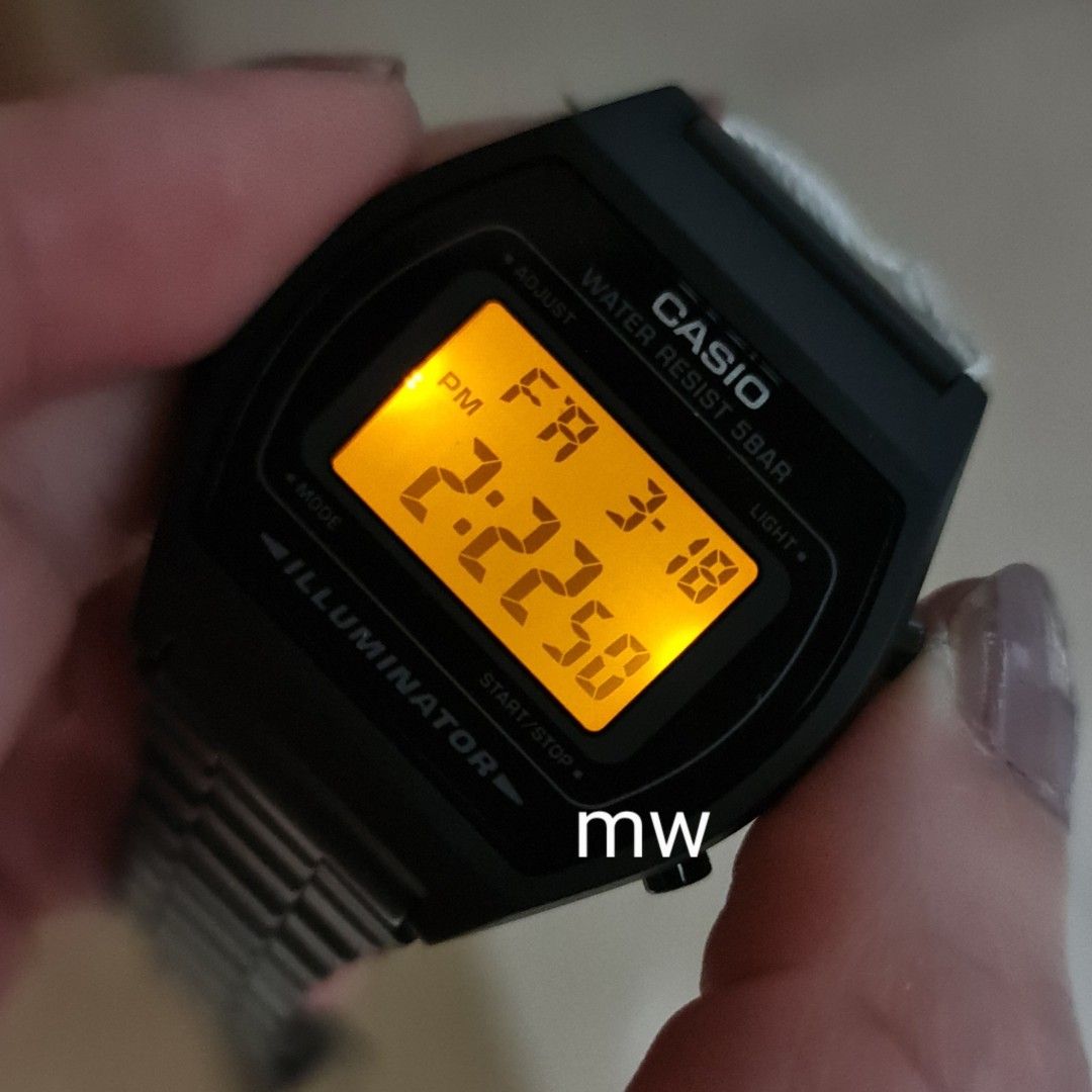 Casio water resistant 5 bar illuminator outlet