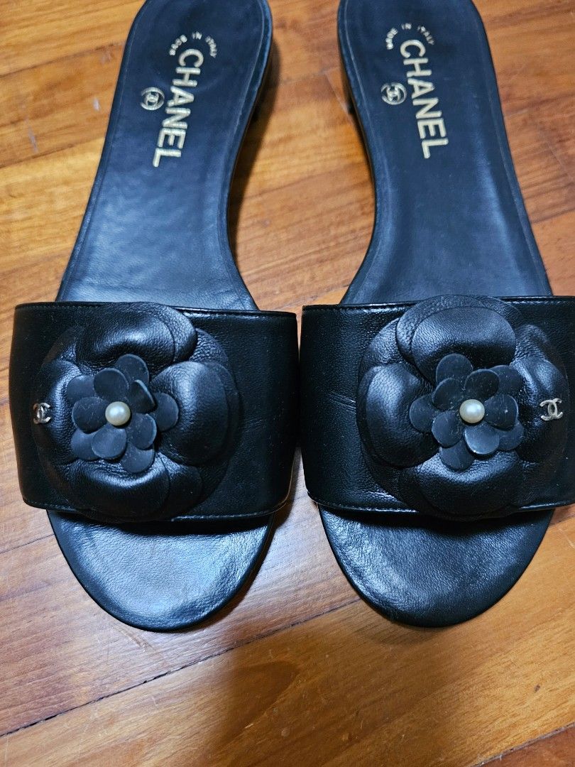 Chanel Black leather Camellia Pearl CC Sandals Flats Slides