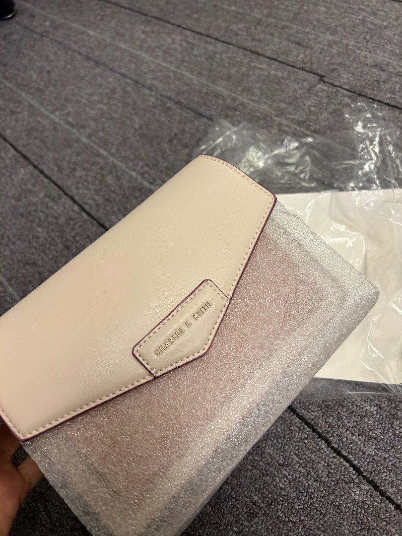 Light Pink Zaina Envelope Crossbody Bag | CHARLES & KEITH