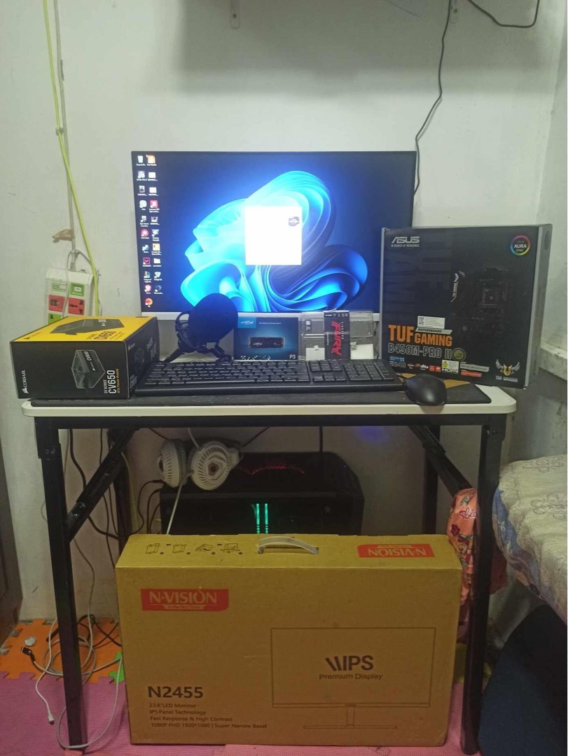 computer set with freebies, Computers & Tech, Parts & Accessories ...