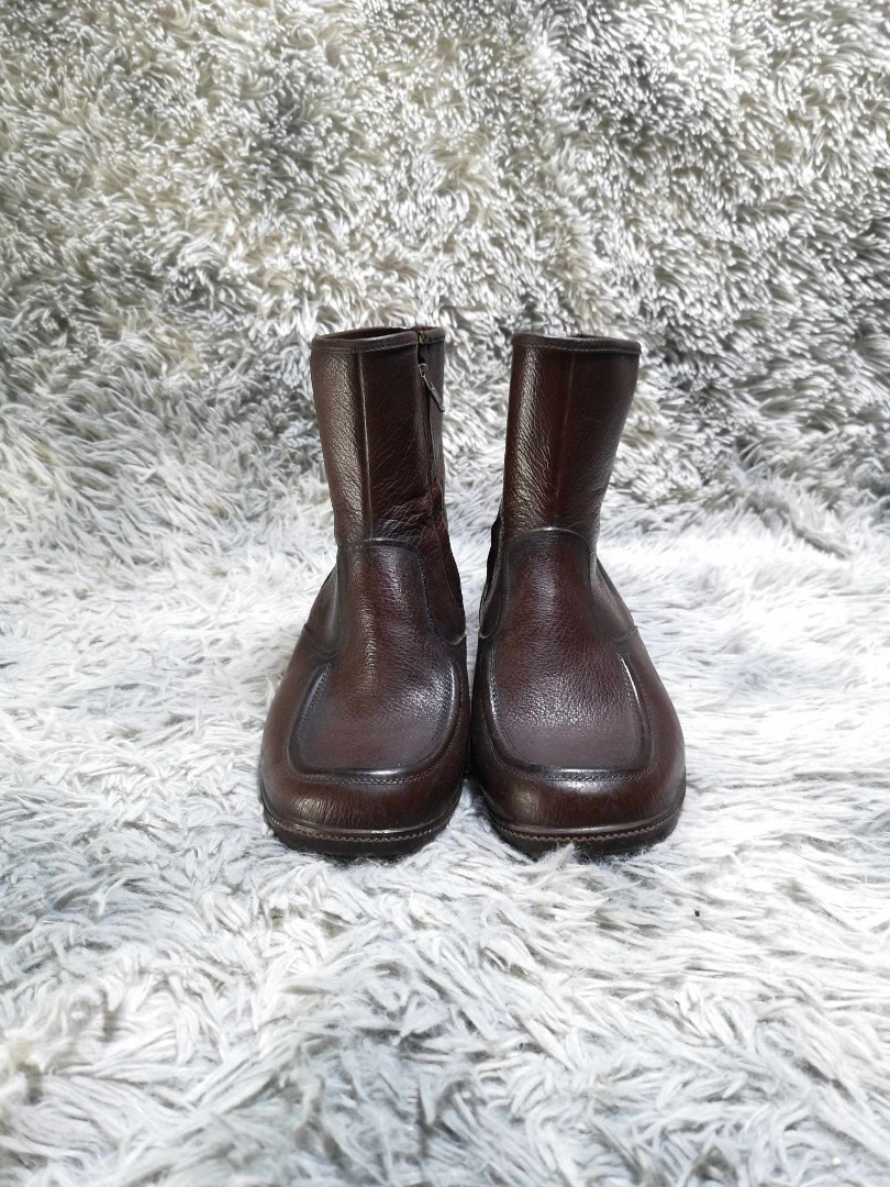 Derri discount boots guy