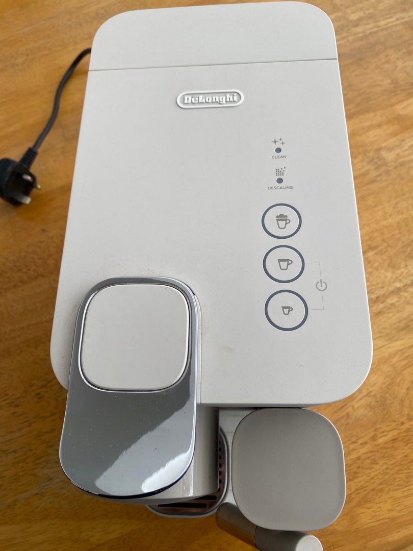 Delonghi Nespresso Capsules coffee machine, TV & Home Appliances