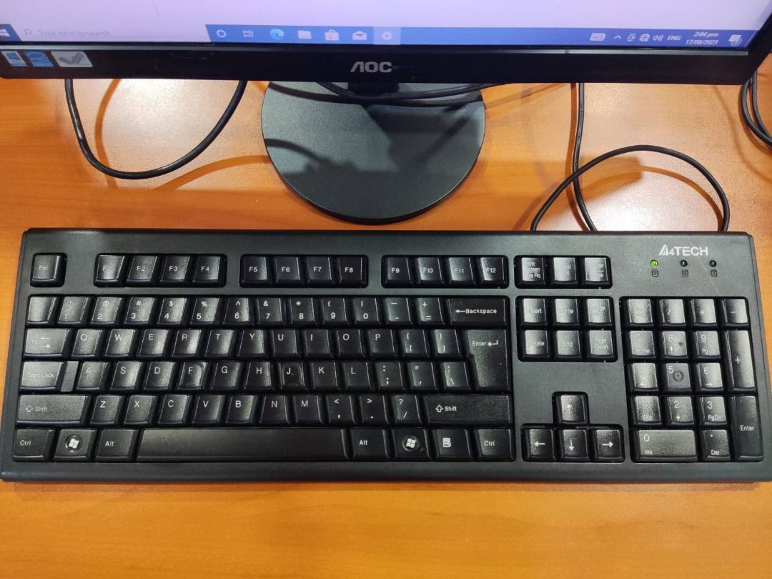 Desktop Complete Computer Set with installed 500GB Hard Drive