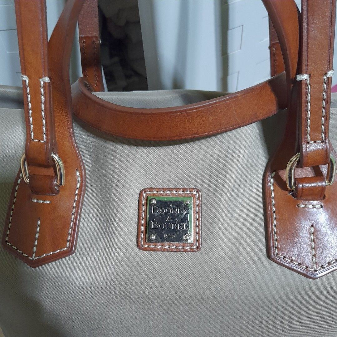Dooney & Bourke Tote Bag, Luxury, Bags & Wallets on Carousell