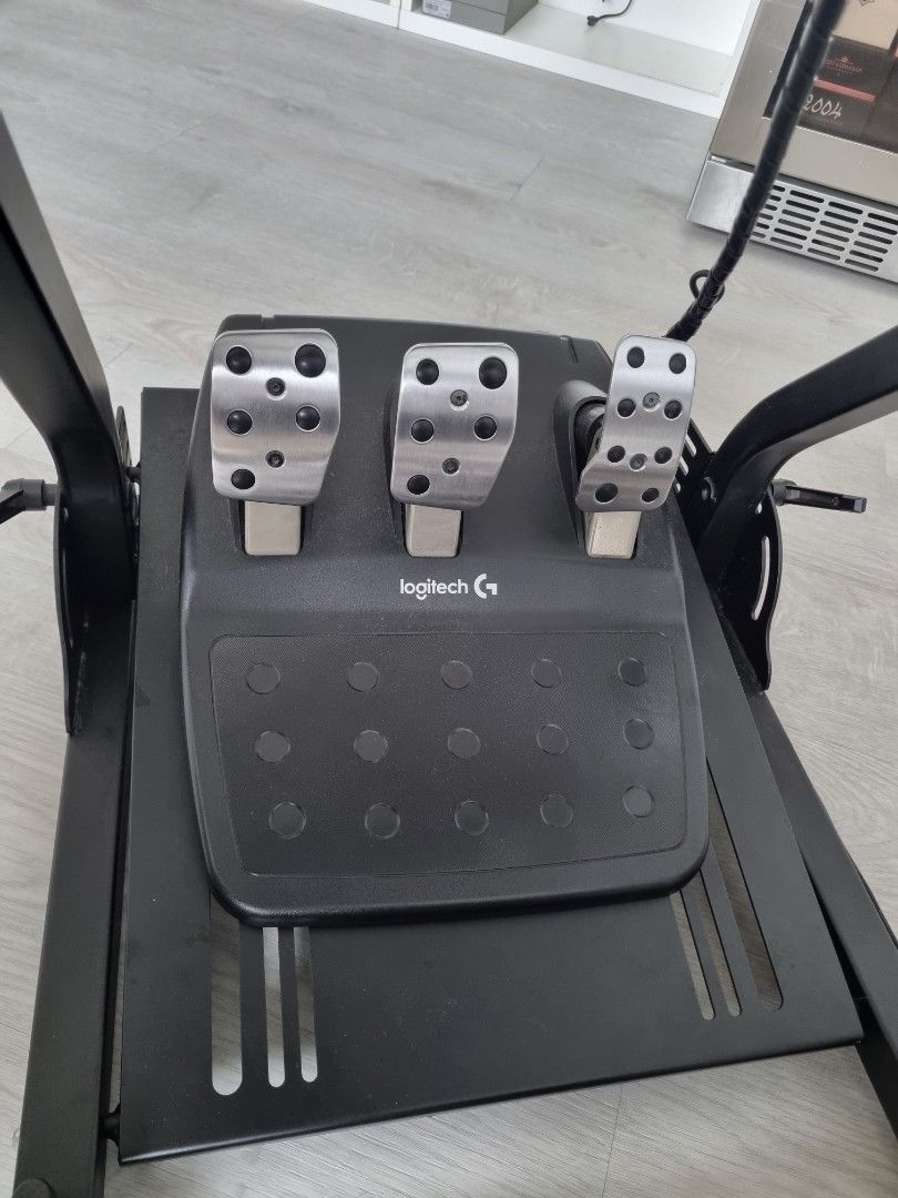 S5 Driving Rig + Logitech Controller set, Video Gaming, Gaming ...