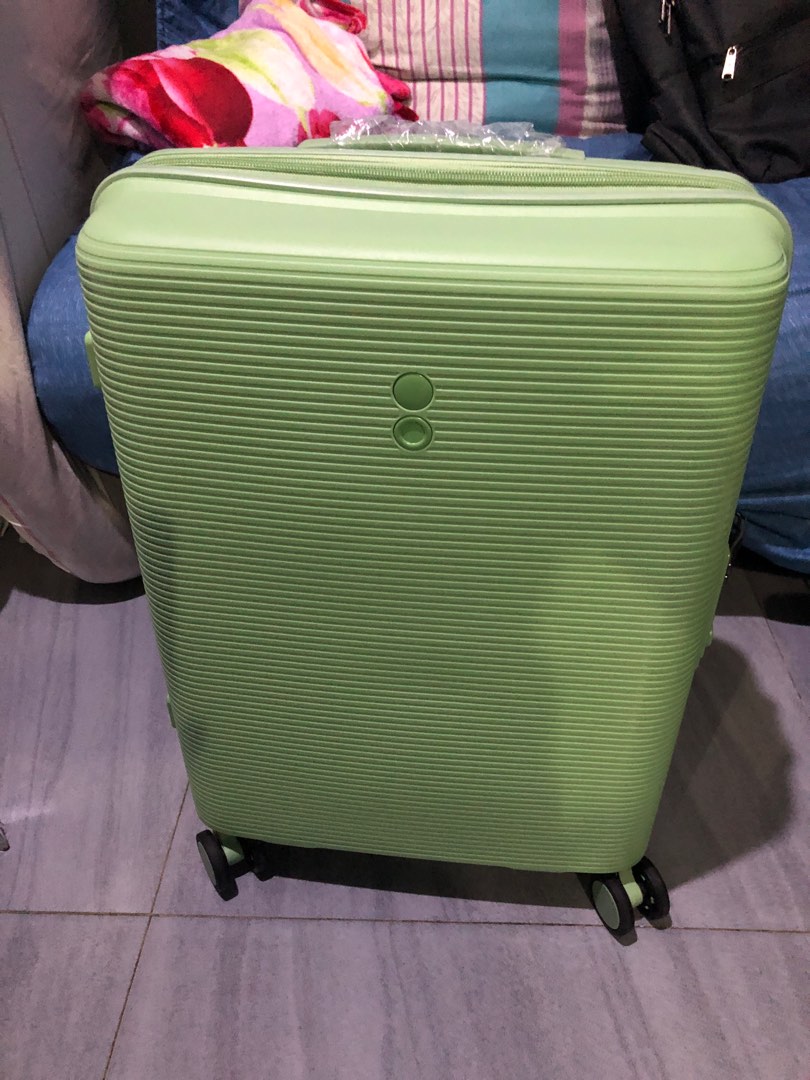 Echolac Luggage 20 inches, Carry On Luggage 5K LP, Hobbies & Toys