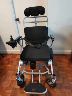 Electric Wheelchair (automatic backpad with remote)