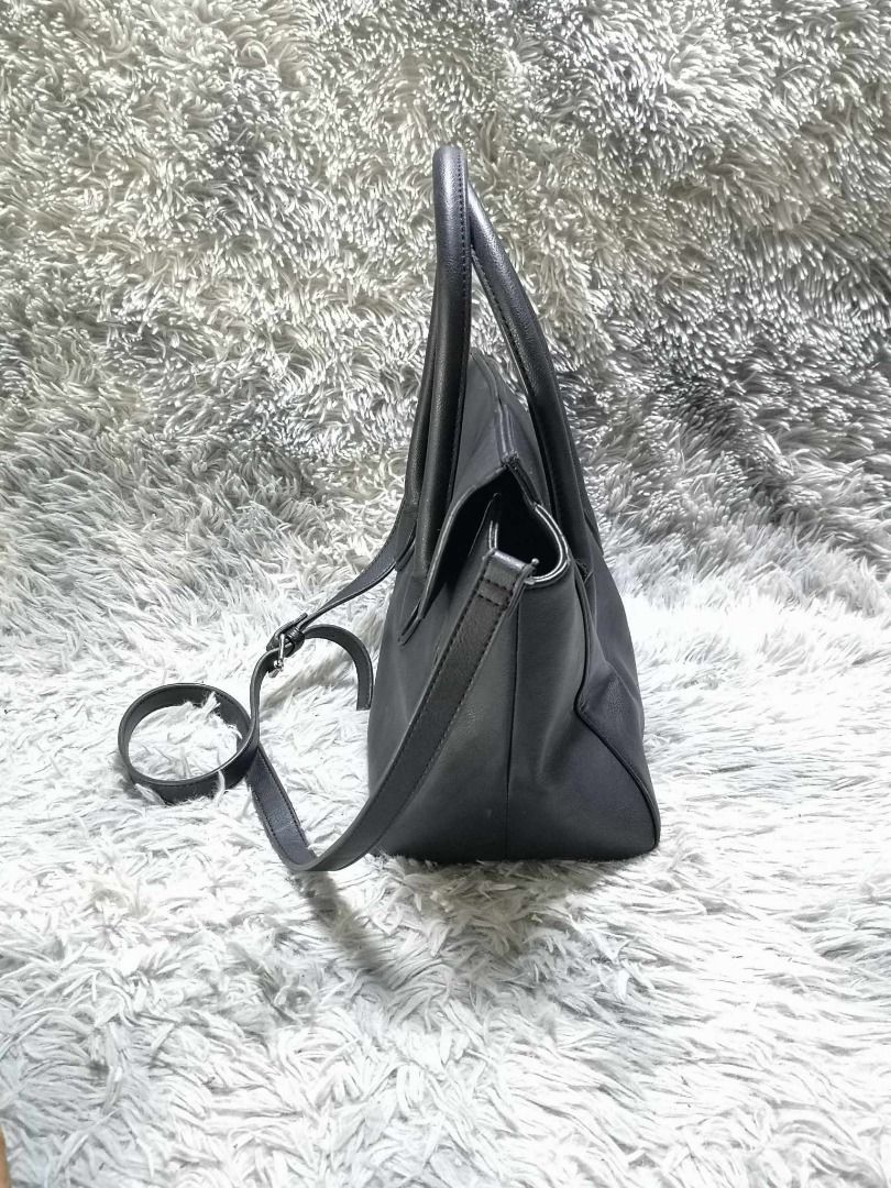 Fray I.D Black Matte Leather Flap Crossbody Bag, Women's Fashion, Bags