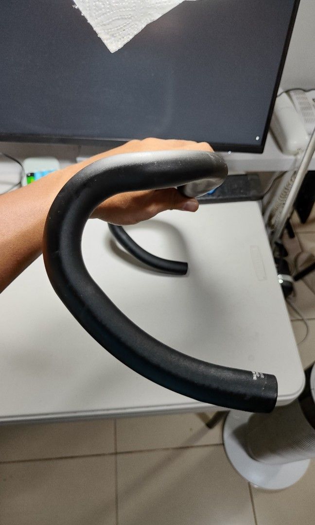 Giant Dropbar 420mm 6° flare (Category: Bicycles) located in Makati City. Submitted by thomasmmm (Listing ID 1249537285, Image 1). Description: Giant Dropbar for sale size 42, fitted then removed for correct size.