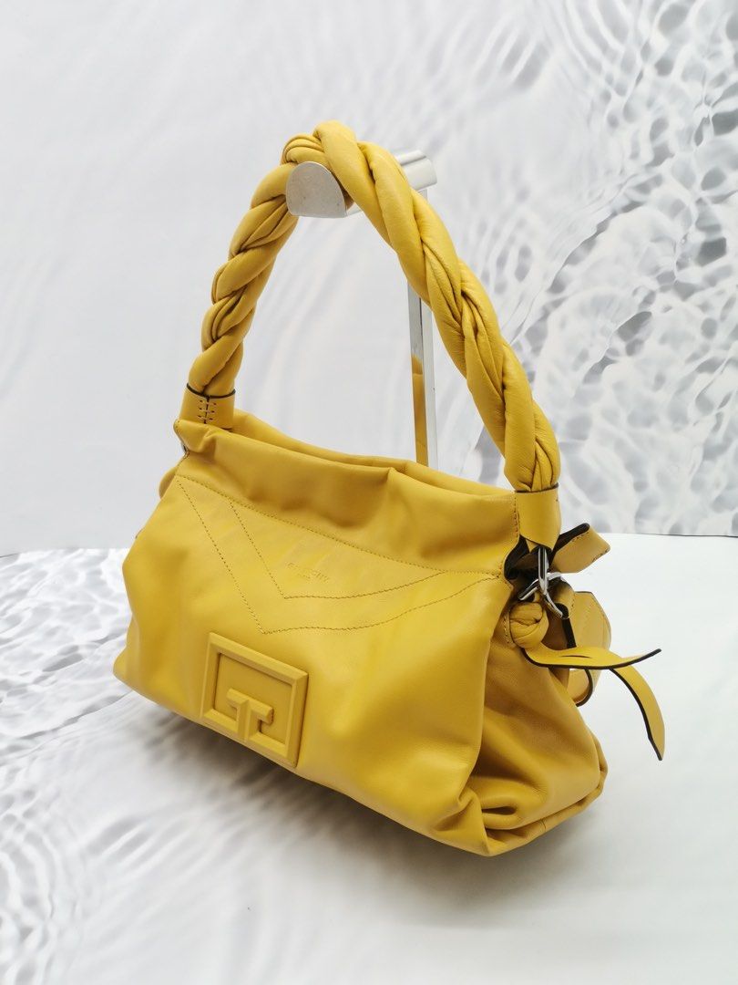Givenchy medium sales id93 shoulder bag
