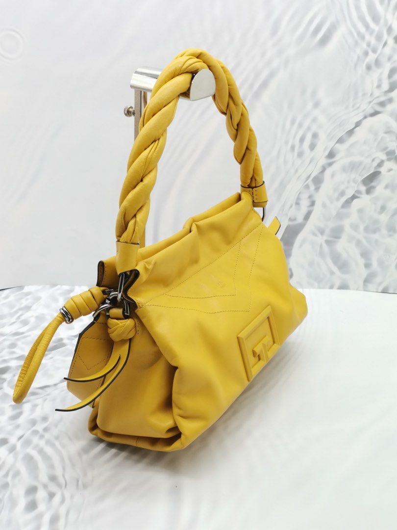Givenchy medium hotsell id93 shoulder bag