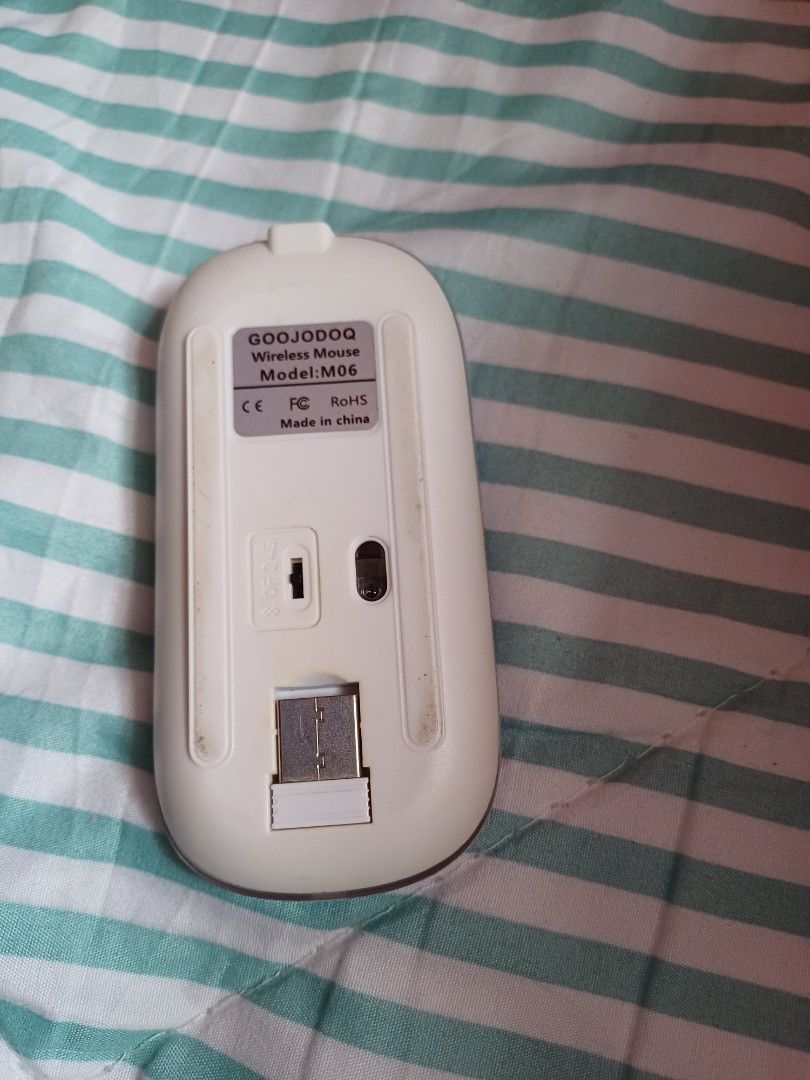 Goojodoq Wireless Mouse (Category: Mouse & Mousepads) located in Muntinlupa City. Submitted by misslexaaaaa (Listing ID 1249505716, Image 3). Description: Bought this from the official Goojodoq Store on the orang app. Original price was around 300. RFS: Hindi na nagagamit kasi I have another mouse from a higher end brand. 7.