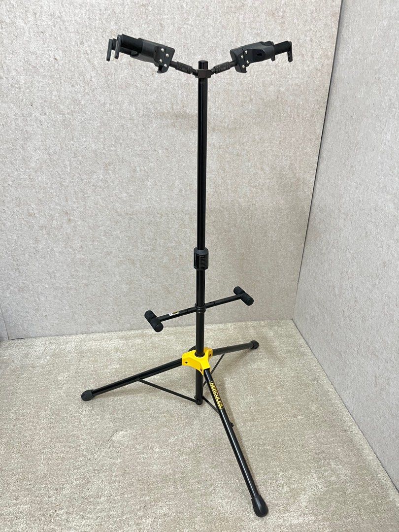Hercules GS422B PLUS Auto Grip System (AGS) Double Guitar Stand