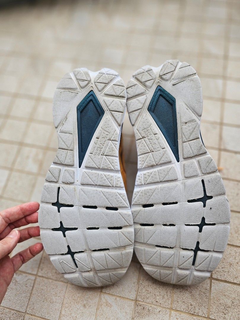 Hoka Men Mach Supersonic Running Shoes US 10.5D, Men's Fashion