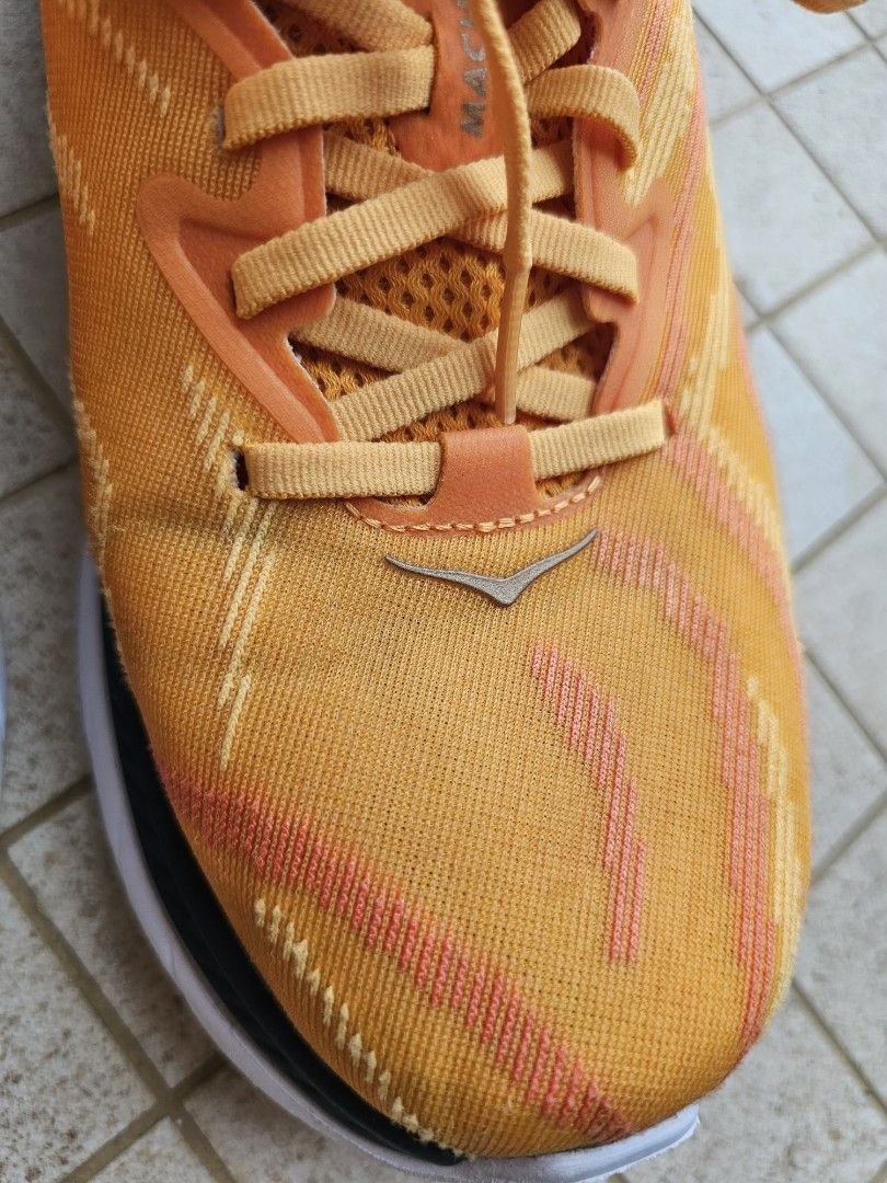 Hoka Men Mach Supersonic Running Shoes US 10.5D, Men's Fashion