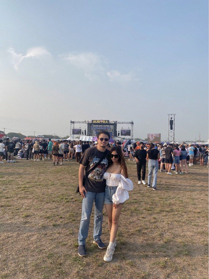 House of CB MILLICENT White Floral PRINT CROPPED CORSET TOP on Carousell