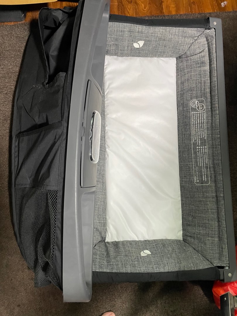 joie illusion travel cot, Babies & Kids, Baby Nursery & Kids Furniture