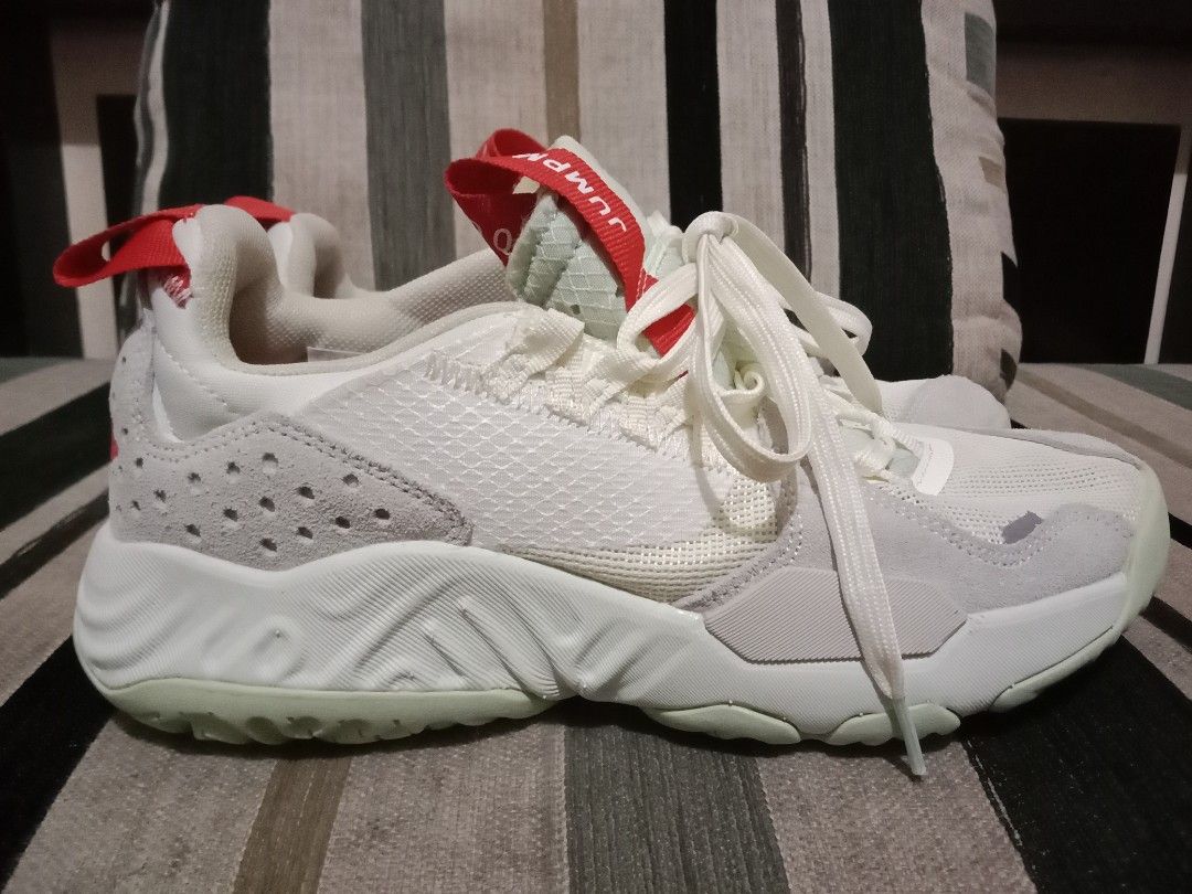 JORDAN JUMPMAN REACT
