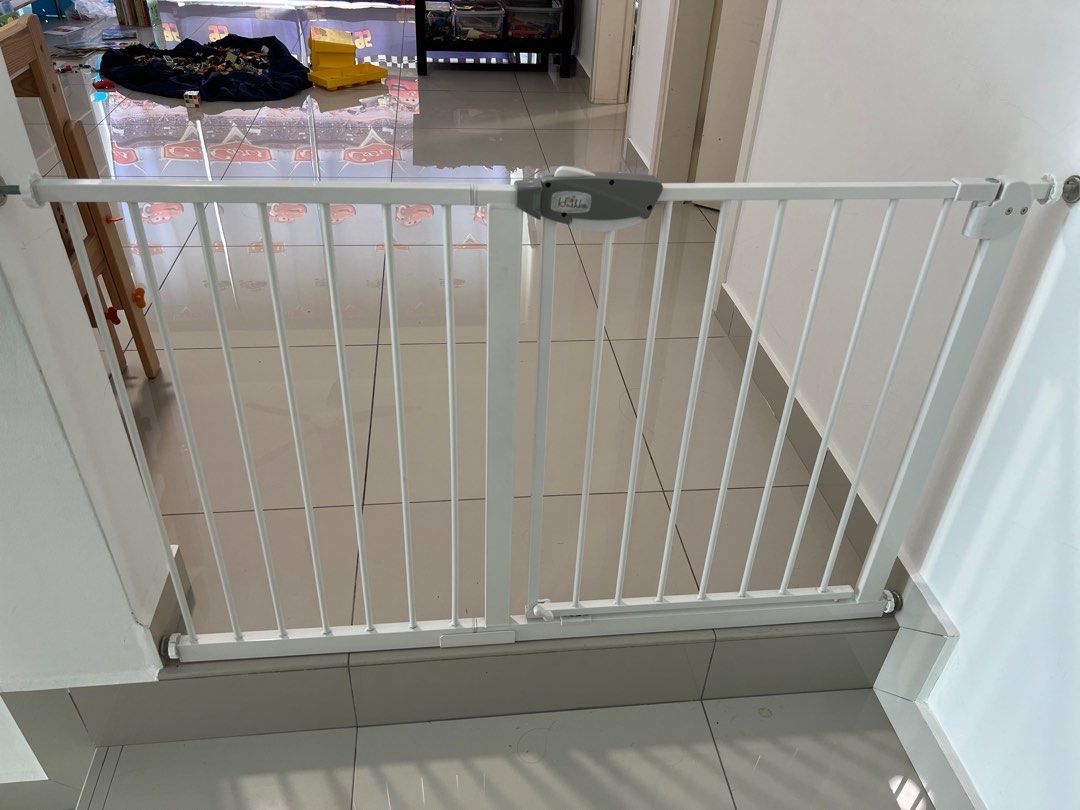 Hushbee Baby Safety Gate up to 120cm