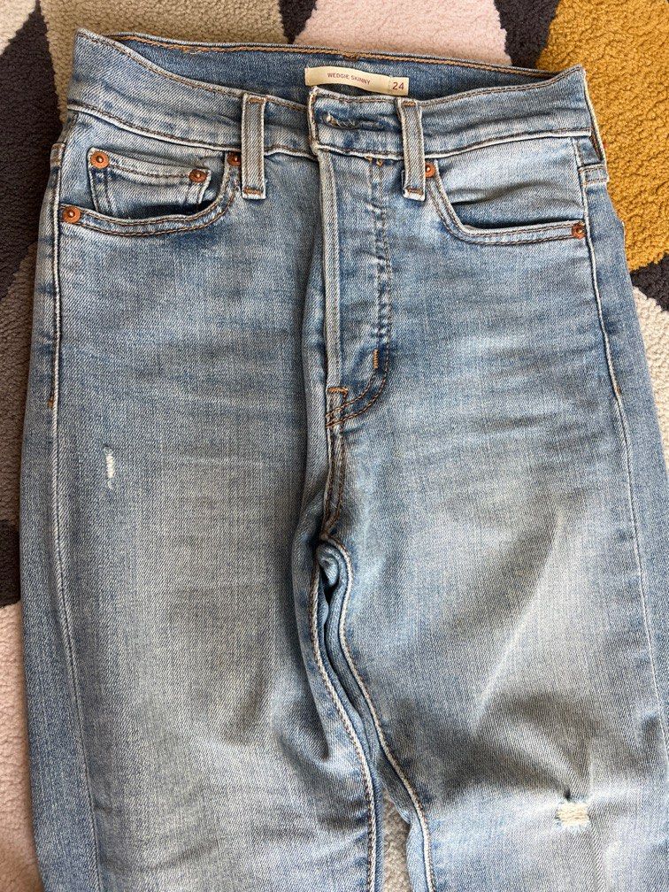 LEVI S ripped jeans size 24 Women s Fashion Bottoms Jeans
