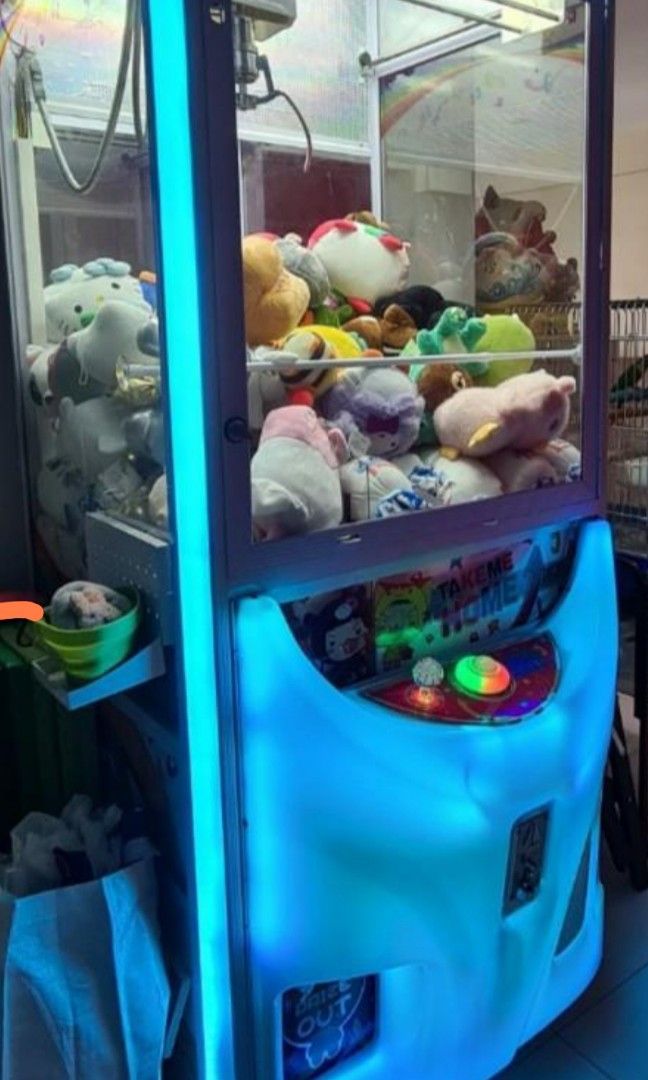 Life Size Claw Machine, Hobbies & Toys, Toys & Games on Carousell