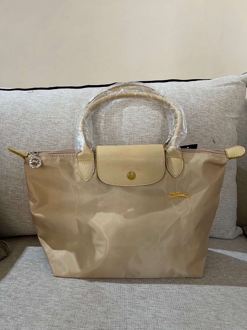 Longchamp Medium Long Handle seri green (Wheat colour) on Carousell