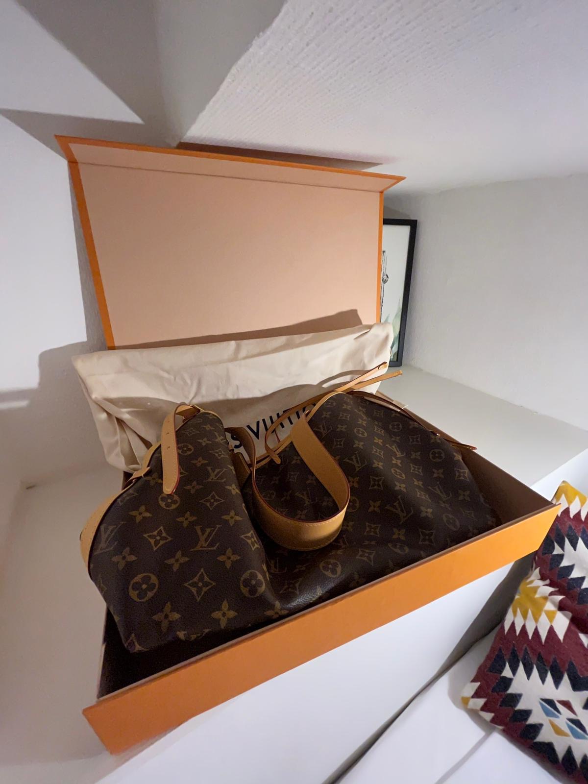 Louis Vuitton Totally MM damier azur w / cardboard box, invoice