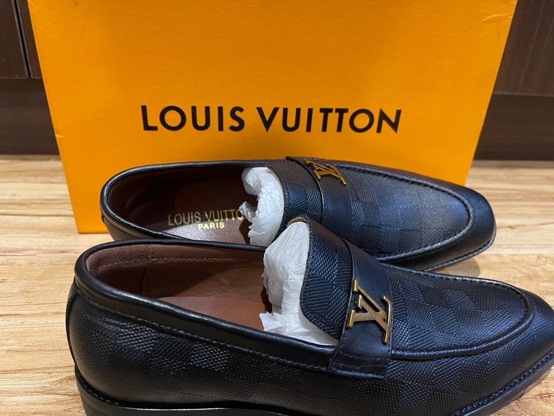 BRAND NEW* Louis Vuitton Leather Loafers (39), Men's Fashion, Footwear,  Casual shoes on Carousell