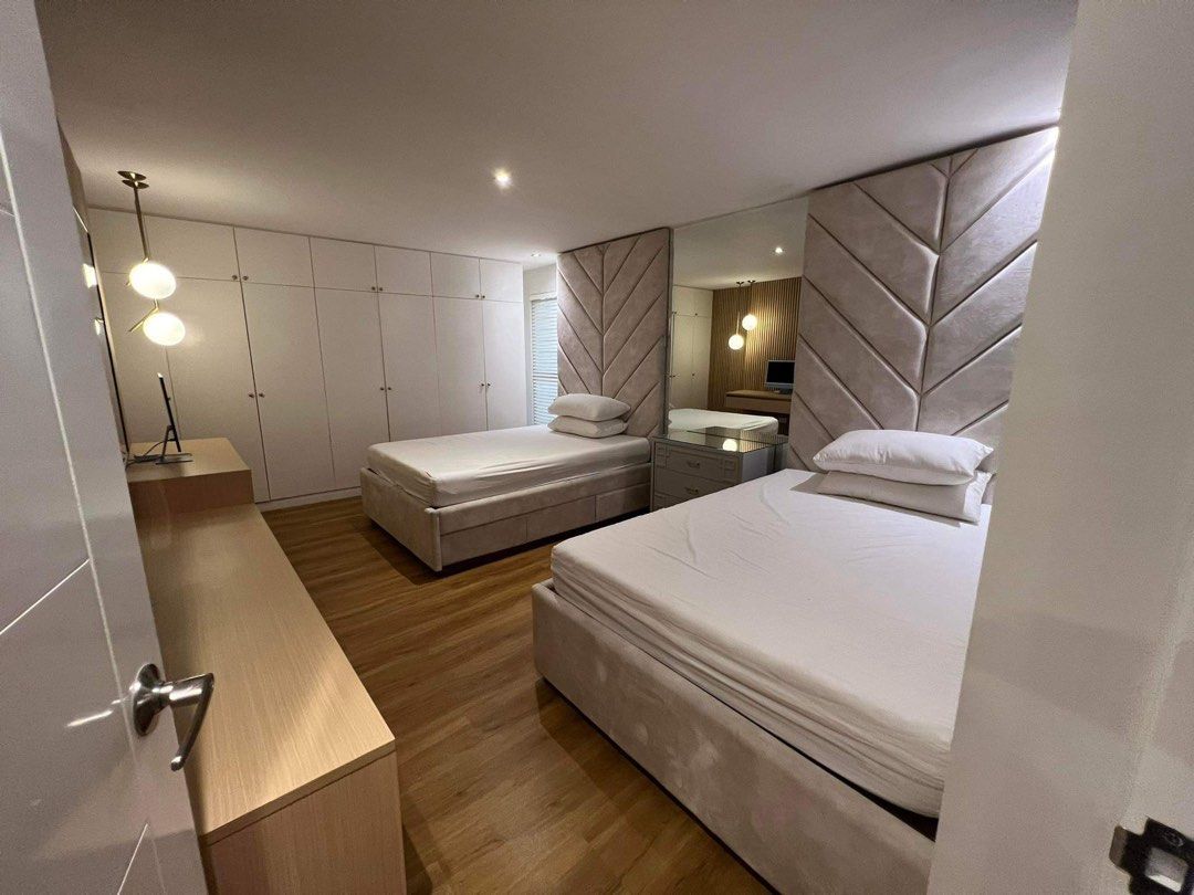 Luxury Townhouse Somerset Place Manggahan Pasig on Carousell