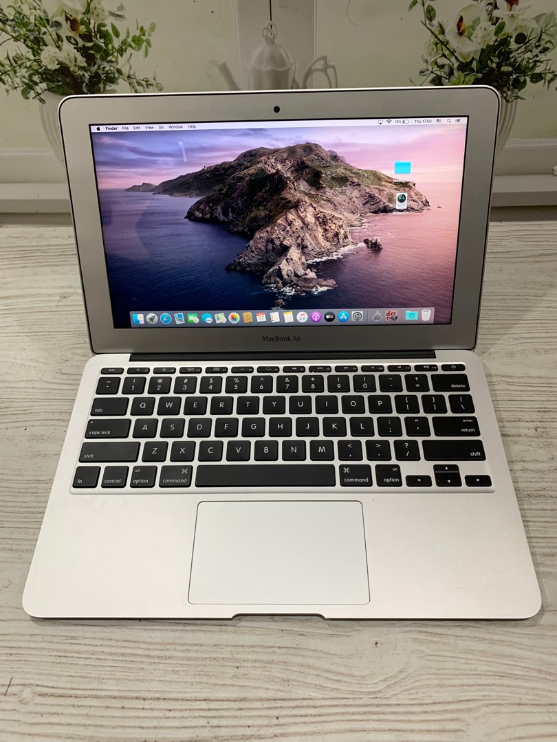 Macbook air 11 inch early 2015, Elektronik, Komputer, Laptop di