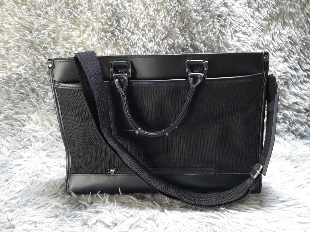Manhattan Exp. Black Leather Laptop Bag, Computers  Tech, Parts   Accessories, Laptop Bags  Sleeves on Carousell