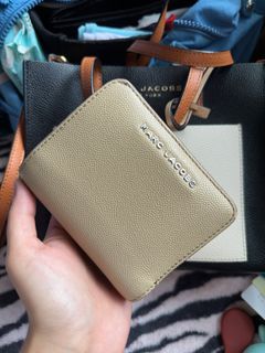 Marc Jacobs Snapshot - Olive, Luxury, Bags & Wallets on Carousell